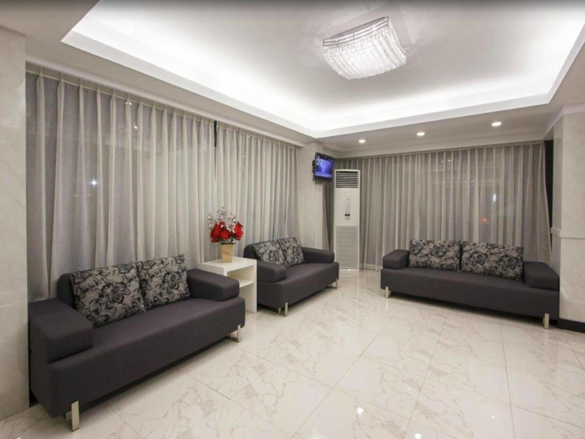 Hotel Esta Yangon Exterior photo